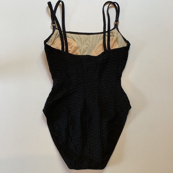 LA BLANCA SWIMSUIT-elegant black on black with gold tone rings, crinkly fabric - Picture 3 of 3